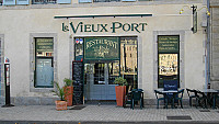 Le vieux Port inside