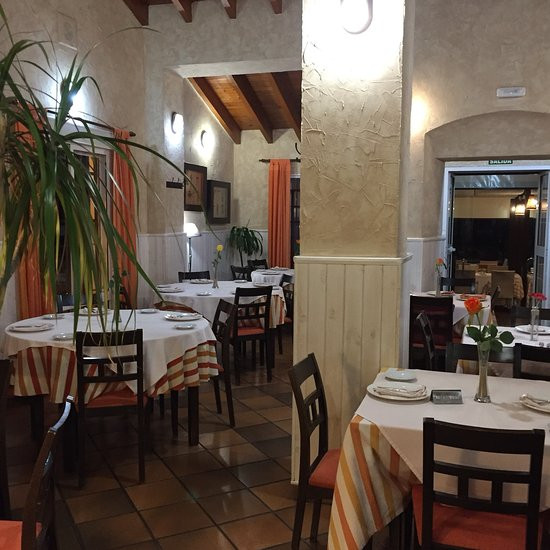 restaurant image