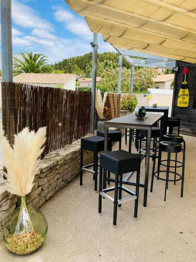 restaurant image