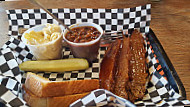 Wiley's Championship Bbq food