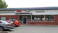 Pizza Hut Worcester Shrub Hill outside