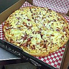 Vern's Pizza food