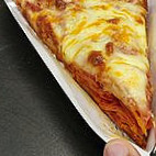 Vern's Pizza food