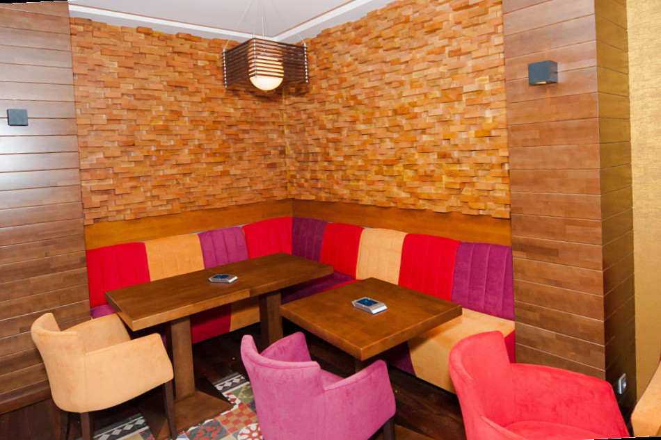 Traffic Lounge Exterior