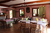 Auberge De Mestre Elie inside