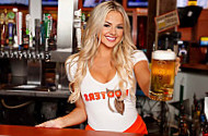 Hooters food