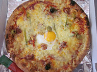 Elloa Pizza food