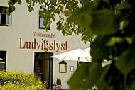 Traktørstedet Ludvigslyst outside