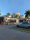 Shoeless Joe's Sports Cafe outside