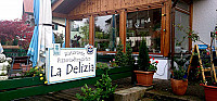 La Delizia outside