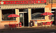 Le Moulin Brûlé inside