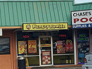 Hungry Howie's Pizza outside