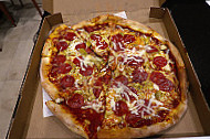 Isa's Pizza food