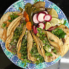 Thyda's Tacos food