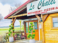 Le Chalet Des Amis outside