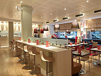 Carluccio's inside