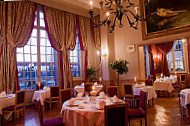 Le Chateau De La Tour food