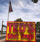 Ted's Hot Dogs outside