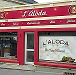 L'aloda outside