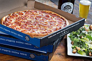 Oggi's Sports Brewhouse Pizza food