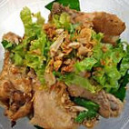 ร้านก๋วยเตี๋ยวไก่ตุ๋น สูตรแม่กิม food