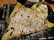 Le Petite Creperie food