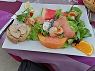 Hostellerie Du Lac food