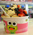 Sweet Frog Leesburg food