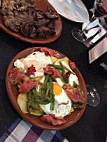 Los Faroles Bodeguita food