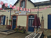 Cafe De La Gare outside