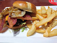 Red Robin Gourmet Burgers food