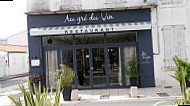 Au Gre Du Vin outside