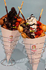 frogis frozen yogurt & Eggwaffle inside