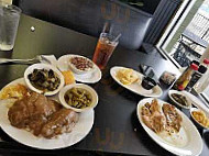 Elea J's Southern Table food