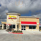 In-n-out Burger outside