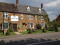 Gate Inn Brailes outside