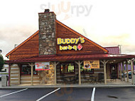 Buddy's -b-q outside