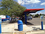 Classic's Frozen Custard outside