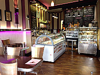 Creams Cafe inside