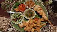 Arun-Thai Aroy Dee food