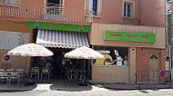 Pizza Dîne Pizzéria inside