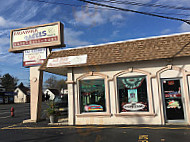 Brunswick Bagels outside