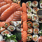 Emeraude Sushi food