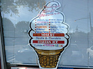 Magnifico's Ice Cream inside