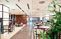 El Cortes Ingles cafetaria inside