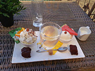 Plaisir Glacé food