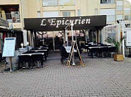 L'epicurien inside