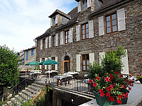 Hostellerie Les Lauriers inside