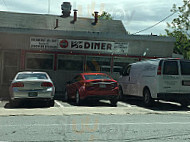 50-50 Diner outside