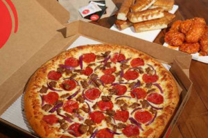 Pizza Hut Wingstreet food